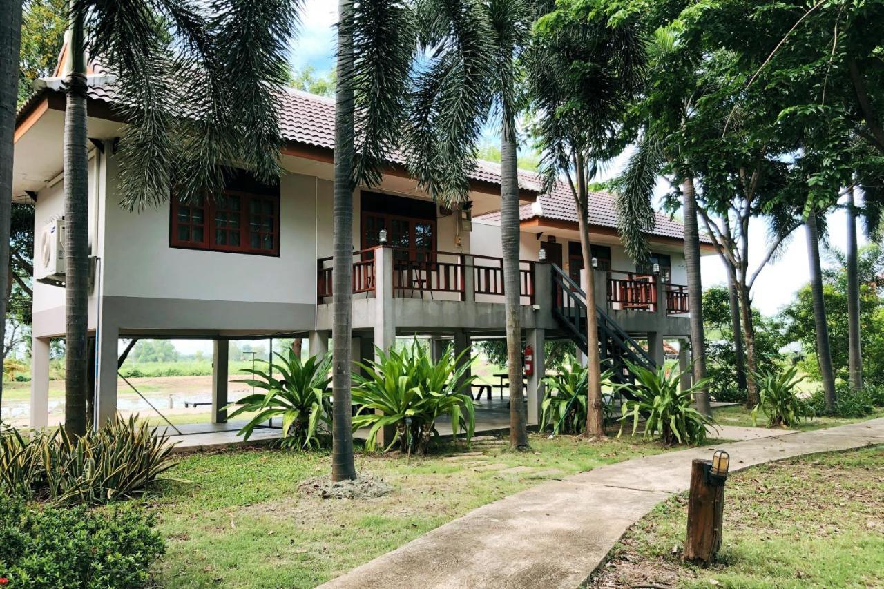 Resort Railumpoo Накхонсаван Экстерьер фото